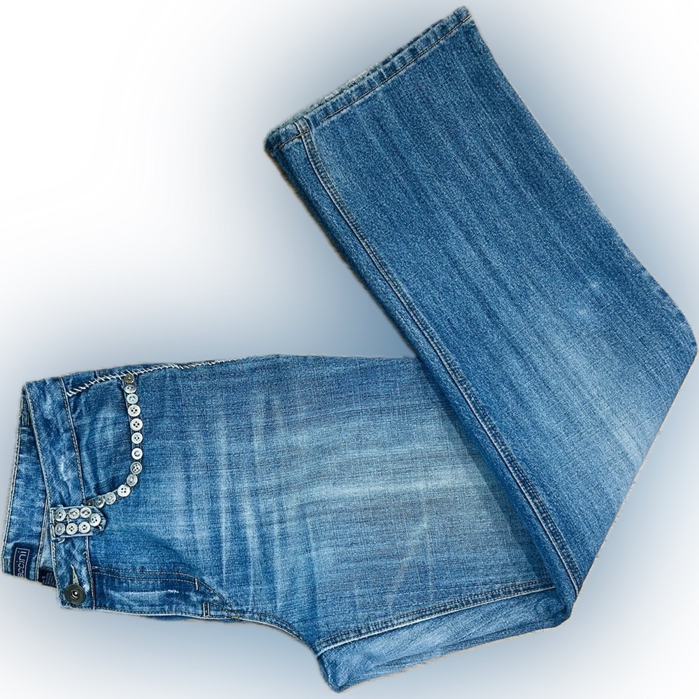 EUC Baccini SZ 10 blue straight leg jeans w/button accents/waist 34”-36”